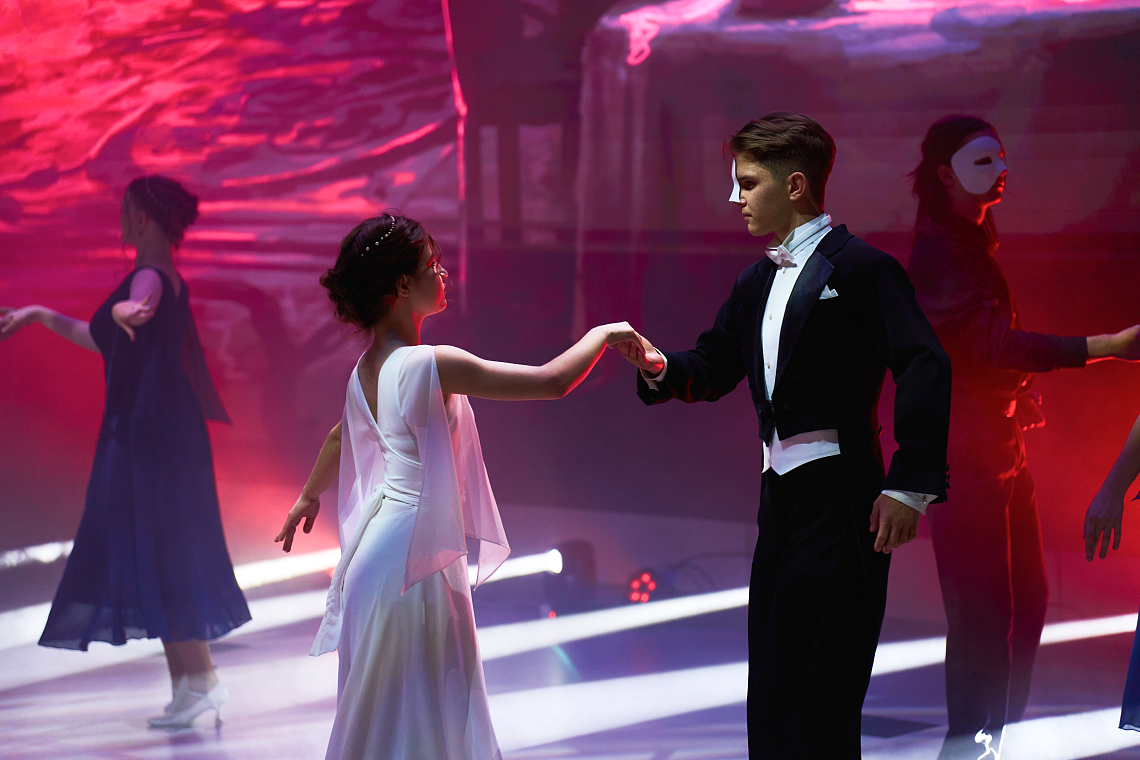 Объединяя таланты: в СУНЦ НГУ состоялось традиционное ФМШоу